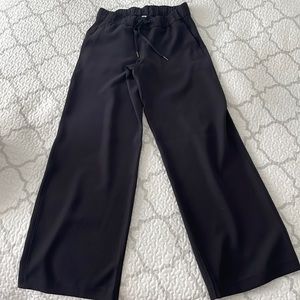 Lululemon On the fly *woven* wide leg pant